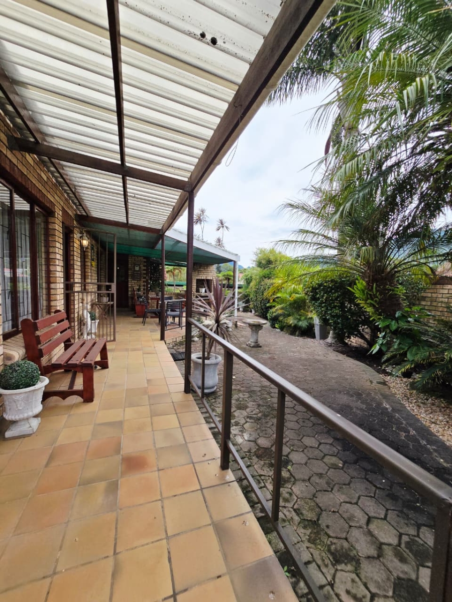 4 Bedroom Property for Sale in Dormehls Drift Western Cape